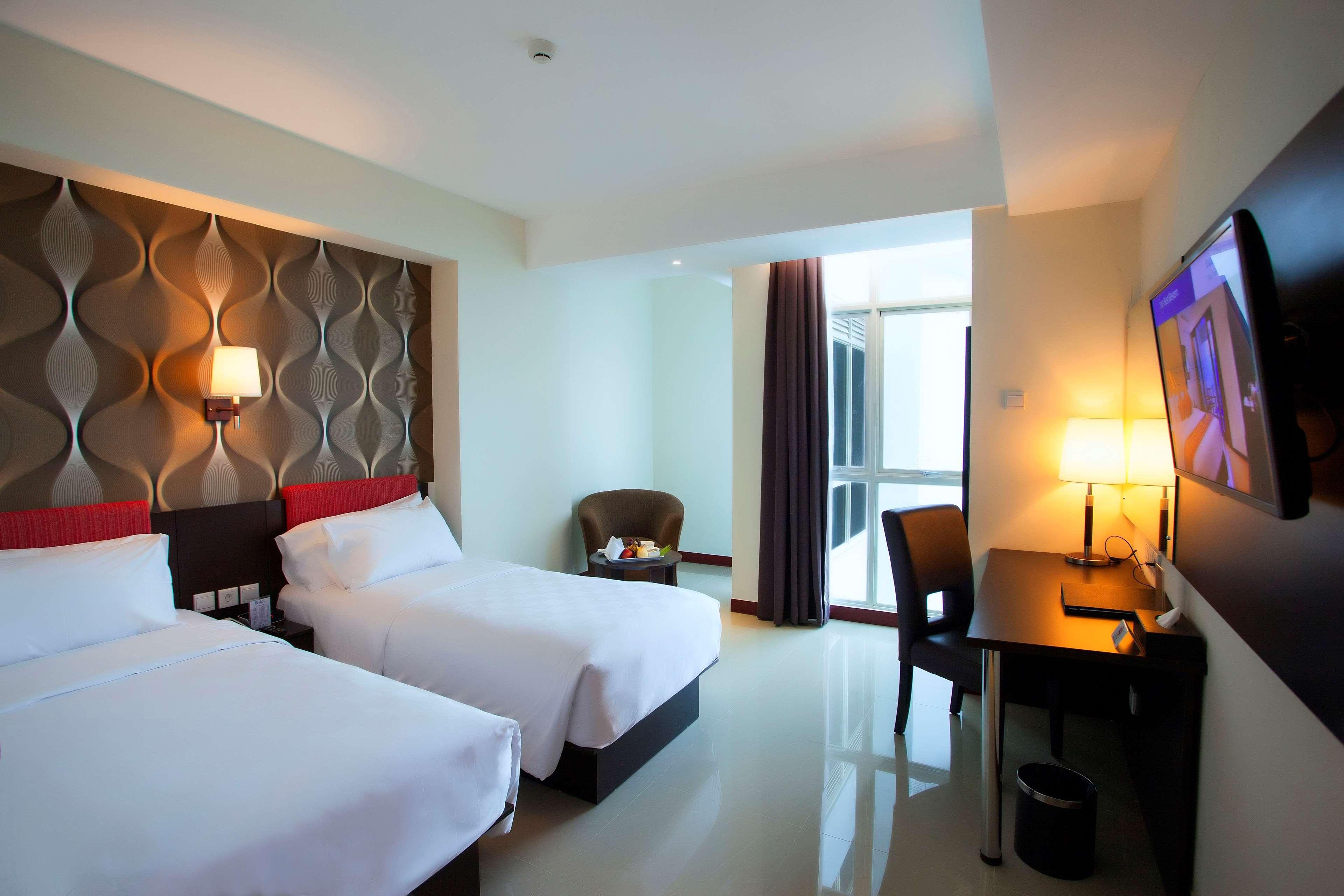 Best Western The Lagoon Hotel Манадо Экстерьер фото